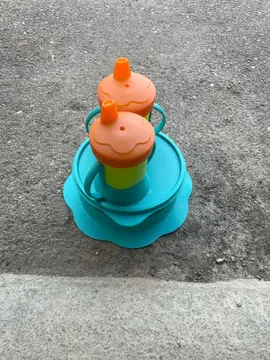 lots Tupperware