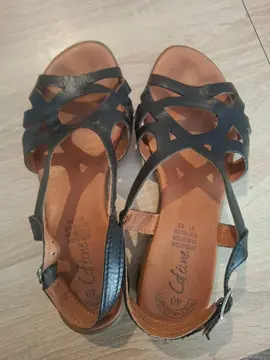 nu-pieds cuir