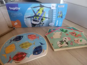 2 jeux en bois pour petit et un lego (marque equivalente) à construire