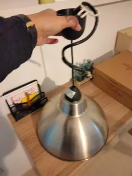 lustre metal