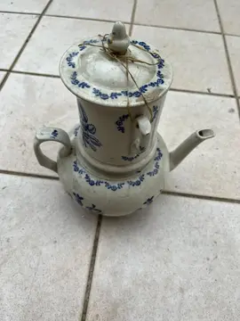 cafetière en faience