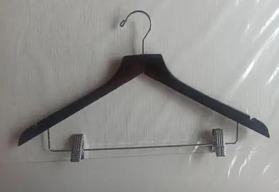 Cintre en bois