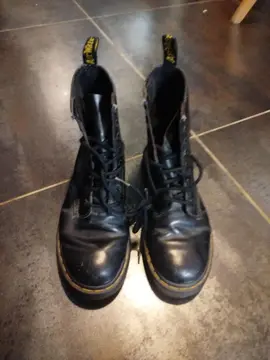 Doc Martens 39? ou 38,5 à reparer