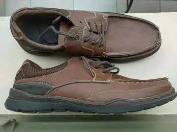 Chaussures homme T43