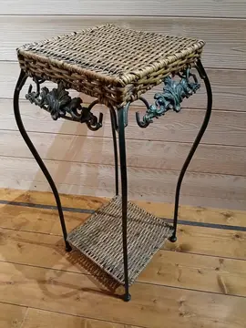 Console fer forgé et rotin