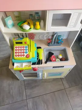 cuisine enfant/ maison de poupée