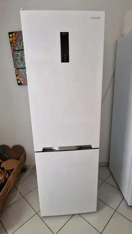Réfrigérateur congélateur Sharp