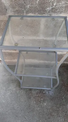 petite étagère en verre
