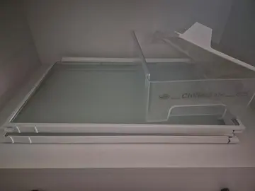 étagères et tiroir pour frigo