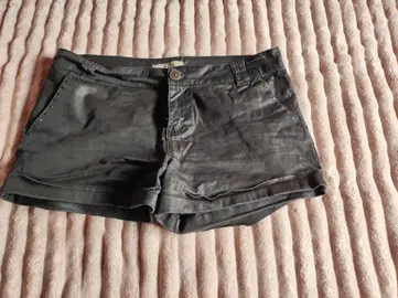 short noir huilé à sequins taille 16 ans