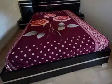 Lit 140x190 , sommier inclus