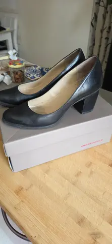Escarpins cuir noir taille 39