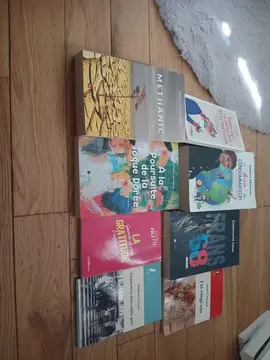 lot de 8 livres neuf