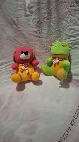 lot de 2 peluches