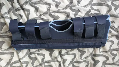 atelle pour jambe en très bon état