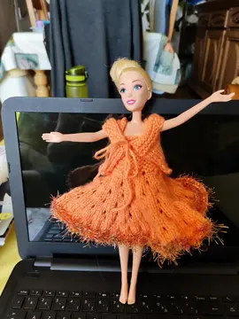 poupée barbie avec habits fait main