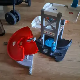 petit circuit avec quelques voitures