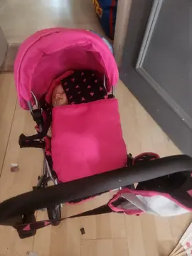 poussette poupée