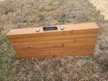 table pique nique avec chaises intégrées