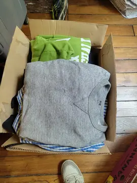 Vêtements adulte majoraitement S & M (un peu de L)
