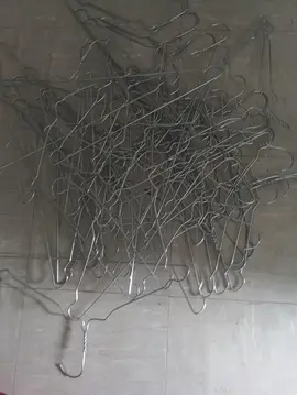 cintres métalliques