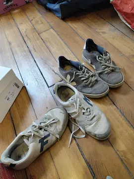 5 paires de chaussures taille 42