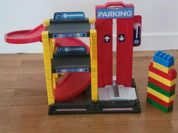 Parking Ecoiffier + 11 briques