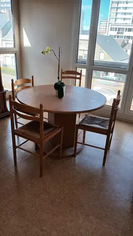 table + 4 chaises