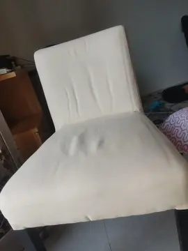 Deux chaises.