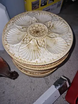 Lot d'assiettes à coquillages