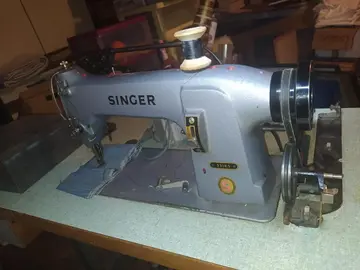 Machine à coudre professionnel