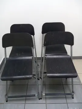 4 chaises hautes