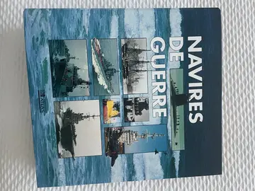 1 classeur Navires de guerre - non complet