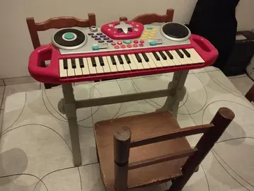 clavier musical enfant + chaise en bois
