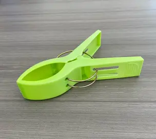 pince pour serviette de plage
