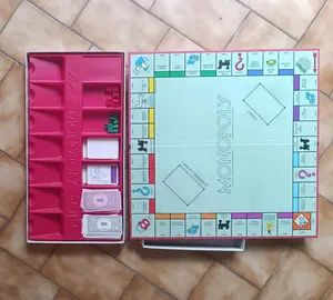 Jeu de Monopoly (incomplet)