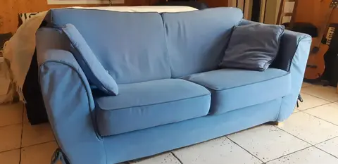 donne Canape bleu en tissu convertible