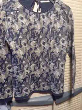 Pull 40/42 noeud au haut du dos...dos unis Marque Camaïeu