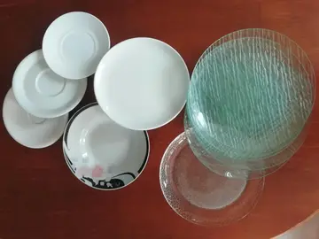 Diverses assiettes (11 au total)