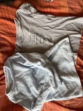 2 hauts de pyjama M