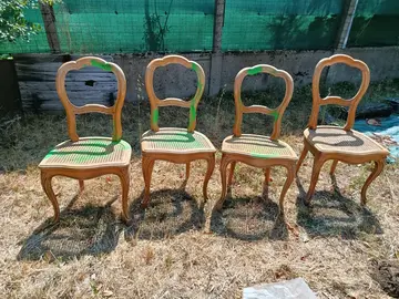 4 chaises en bois