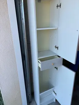 Commode blanche avec miroir