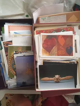 donne divers lots de cartes postales neuves avec enveloppes