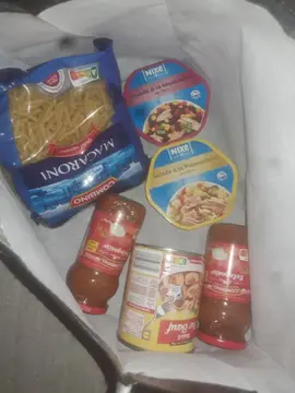 pates,sauce timates,raviolis salade de thon