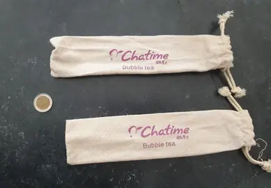 2 petits sacs pour pailles "chatime"