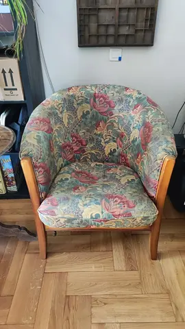 Fauteuil motif fleuri