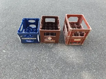 Anciennes caisses a Bouteilles