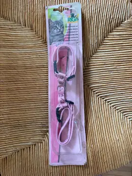 Harnais rose pour chatte -