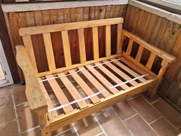 CANAPE ET FAUTEUILS EN BOIS A RENOVER POUR SALON OU VERANDA