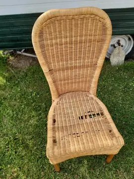 Chaise osier à restaurer